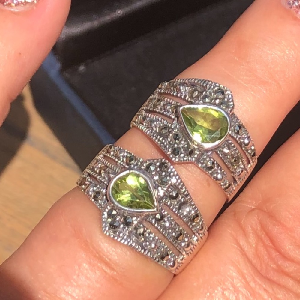 L25: Set Of 2 Unique Pear Shape E/W Set Peridot R… - image 7